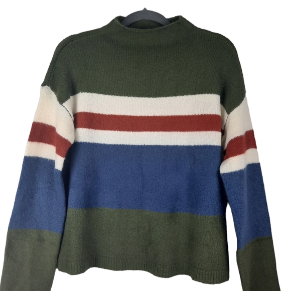 Hem & Thread Color-Block Soft Knit Sweater - Picture 5 of 12